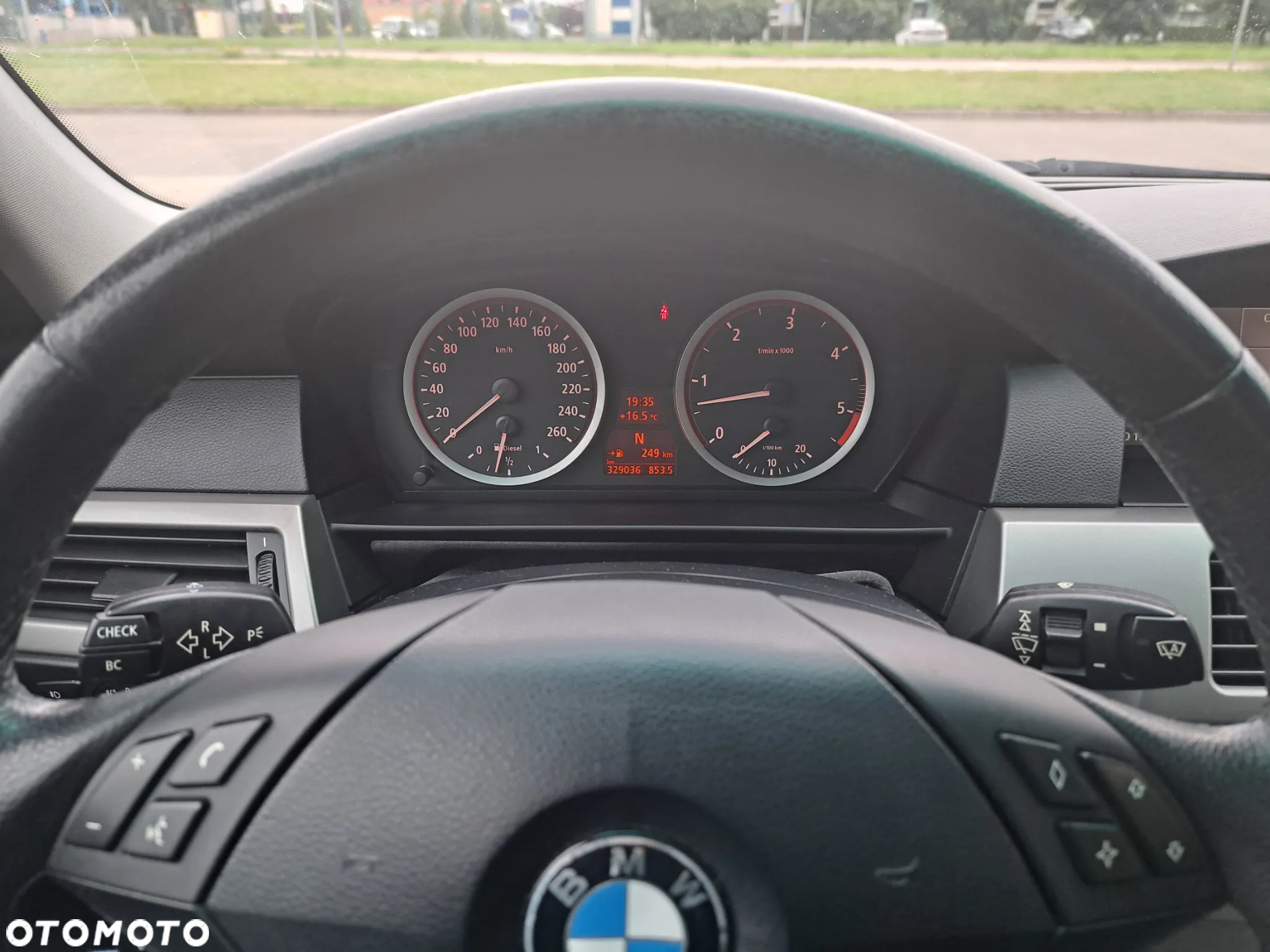 BMW Seria 5 525d - 29