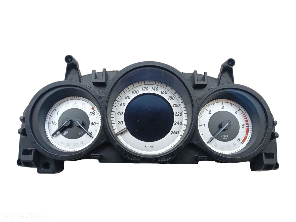 LICZNIK MERCEDES C W204 LIFT (2011-2014) 3.0 CDI 231KM A2049004108 - 2
