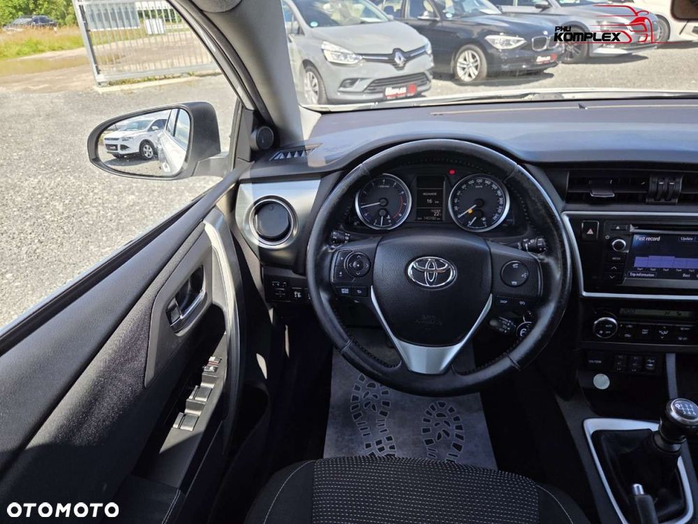 Toyota Auris - 14