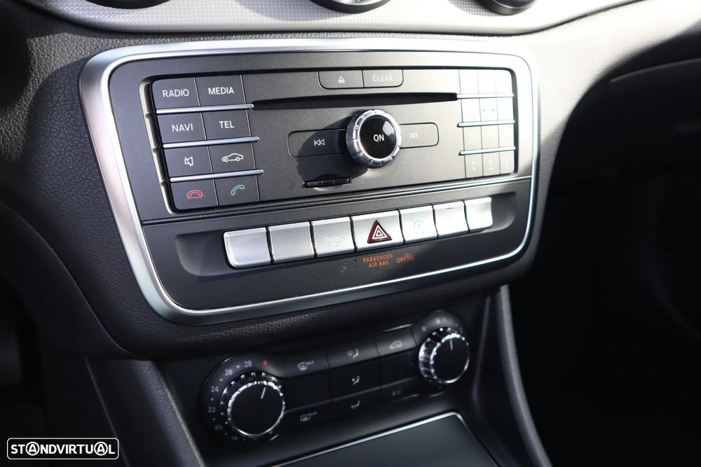 Mercedes-Benz CLA 200 d 7G-DCT Urban - 17