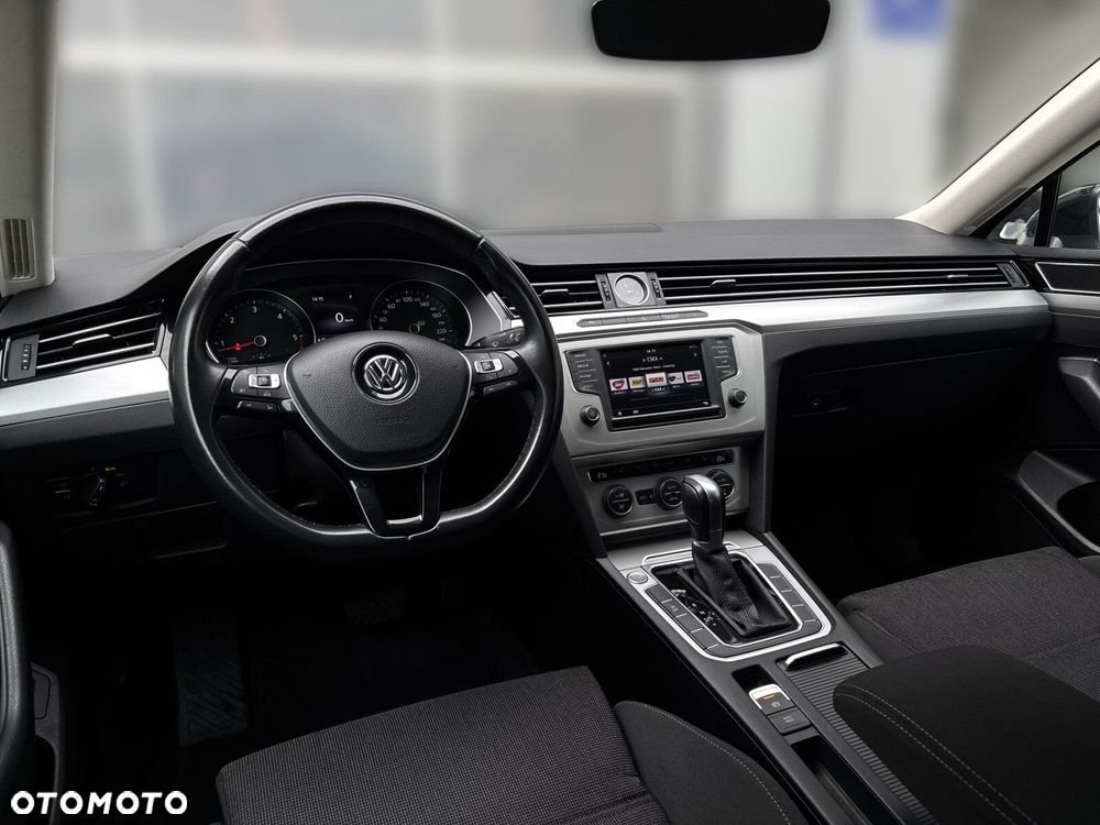Volkswagen Passat 2.0 TDI SCR Comfortline DSG - 13
