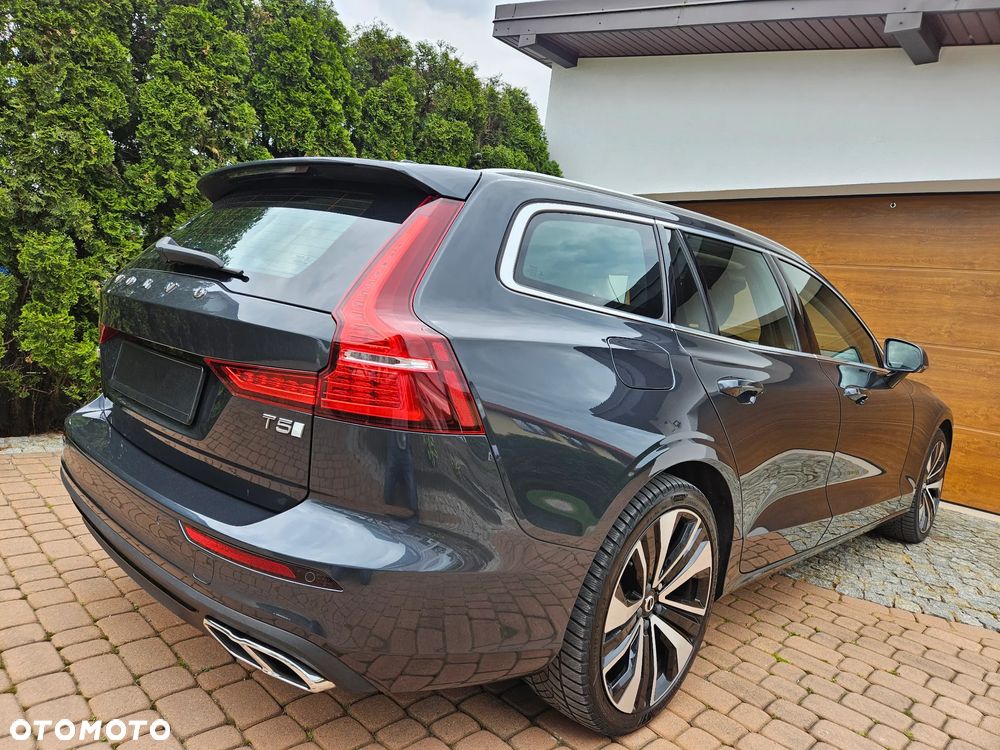Volvo V60 T5 Geartronic Momentum Pro - 1