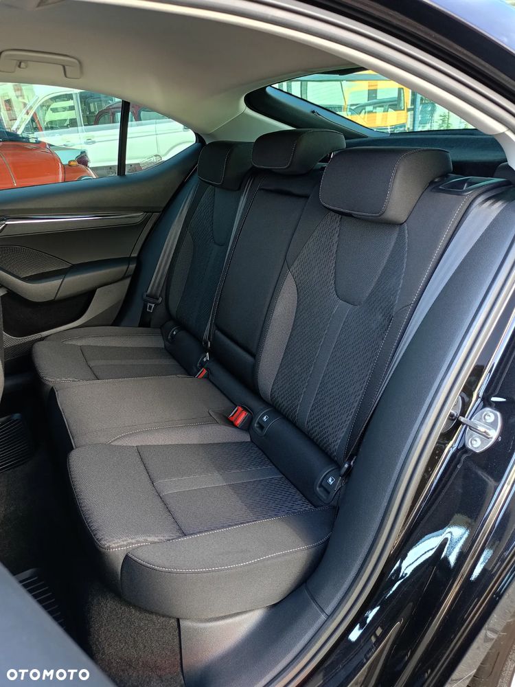 Skoda Octavia 2.0 TDI Style DSG - 9
