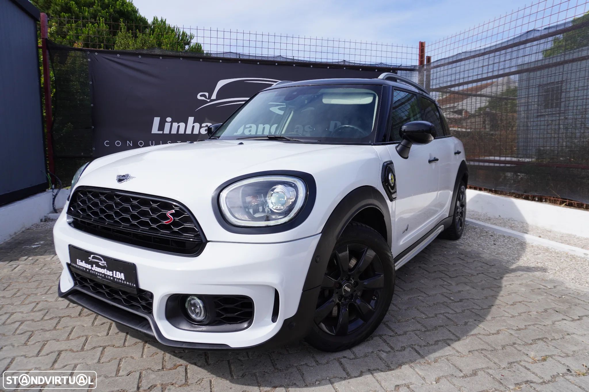 MINI Countryman Cooper SE ALL4 Auto - 1