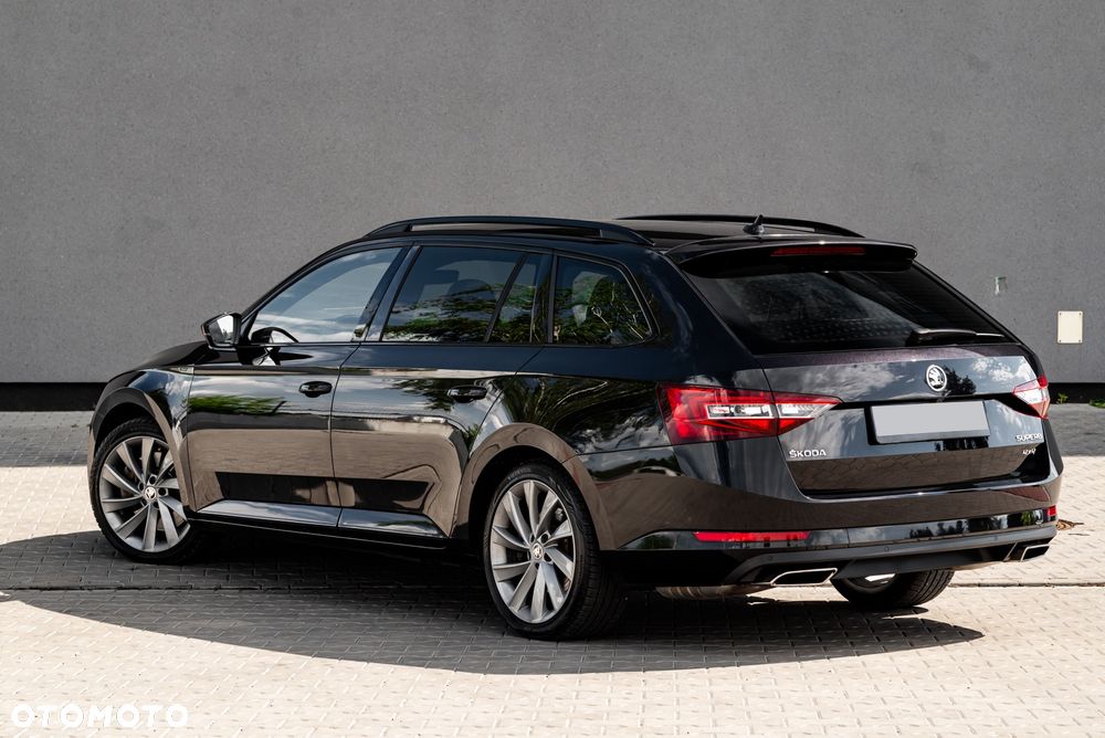 Skoda Superb 2.0 TSI 4x4 DSG Sportline - 11