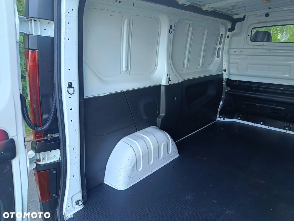 Opel Vivaro - 23