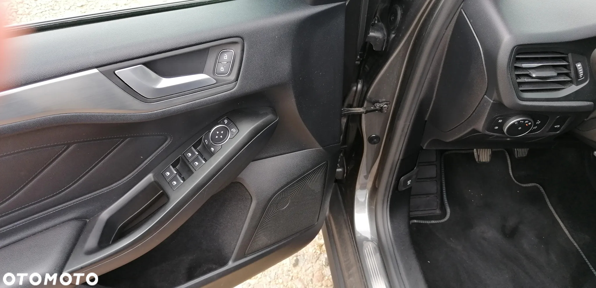 Ford Focus 1.5 EcoBoost Titanium - 18
