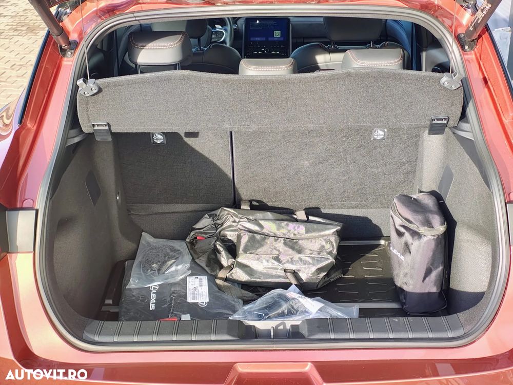 Lexus LBX 1.5 HEV 4x2 CVT Cool - 11