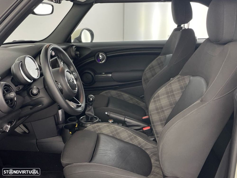 MINI Cabrio Cooper D - 11