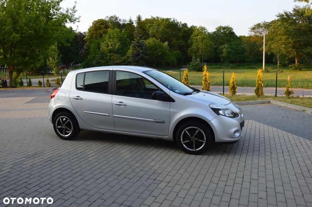 Renault Clio - 8