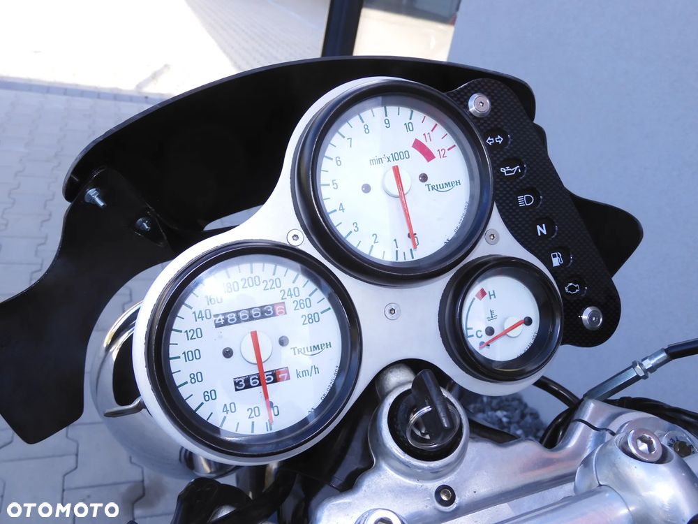 Triumph Speed Triple - 23