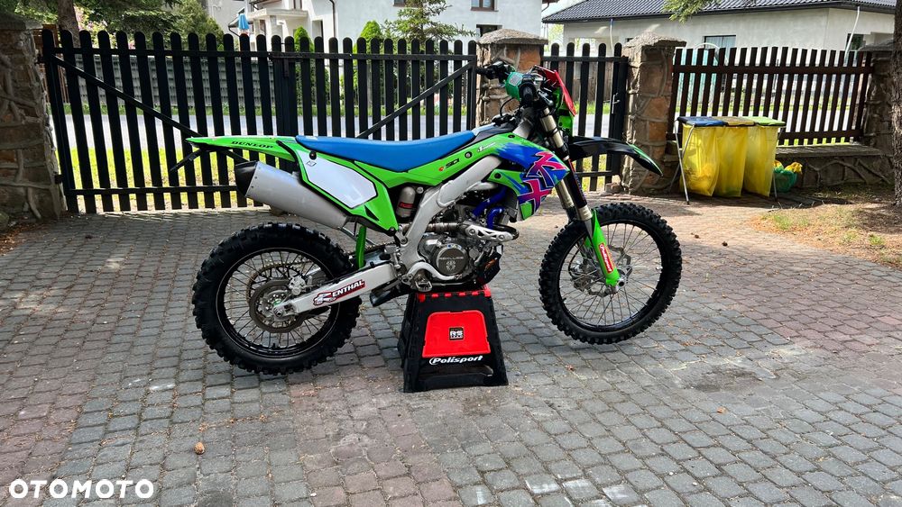 Kawasaki KX - 8