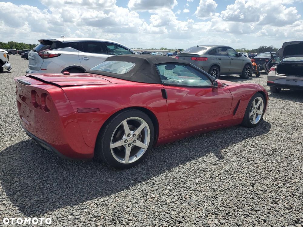 Chevrolet Corvette - 4
