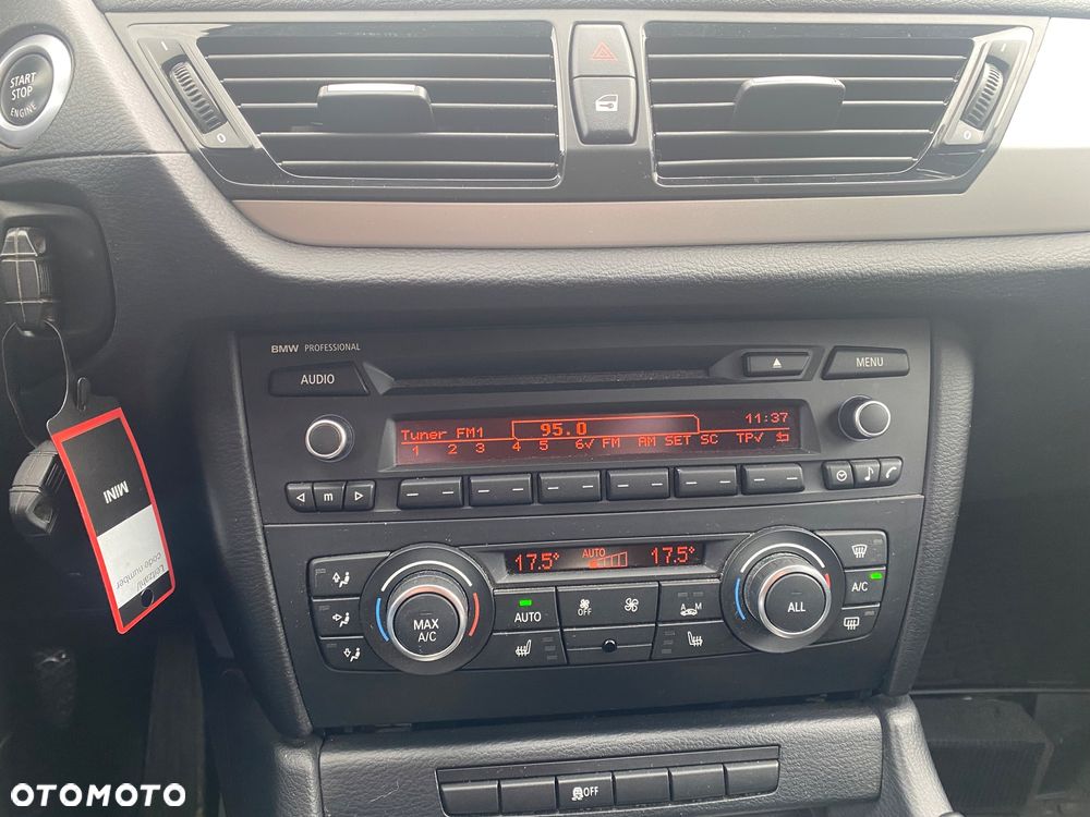 BMW X1 sDrive18i - 12