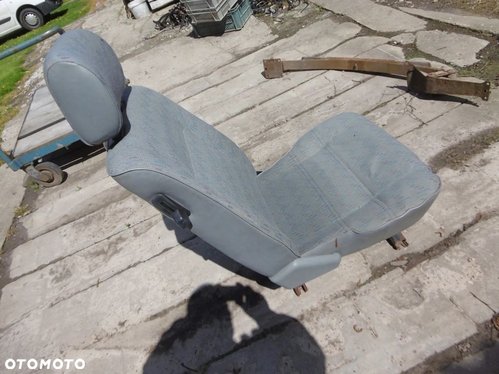 FOTEL KOZIOŁEK T4 MULTIVAN CARAVELLE - 2
