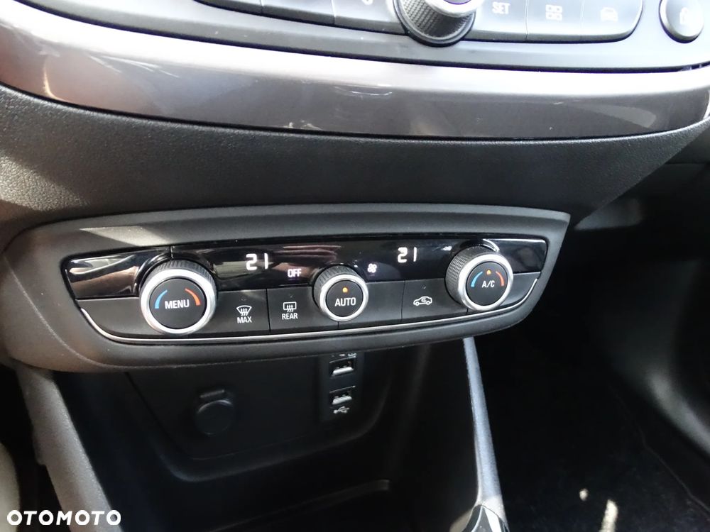 Opel Crossland X - 14