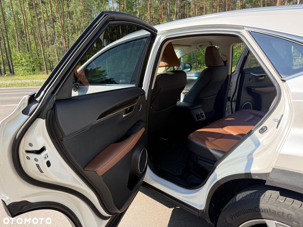 Lexus NX 200t Prestige AWD - 32