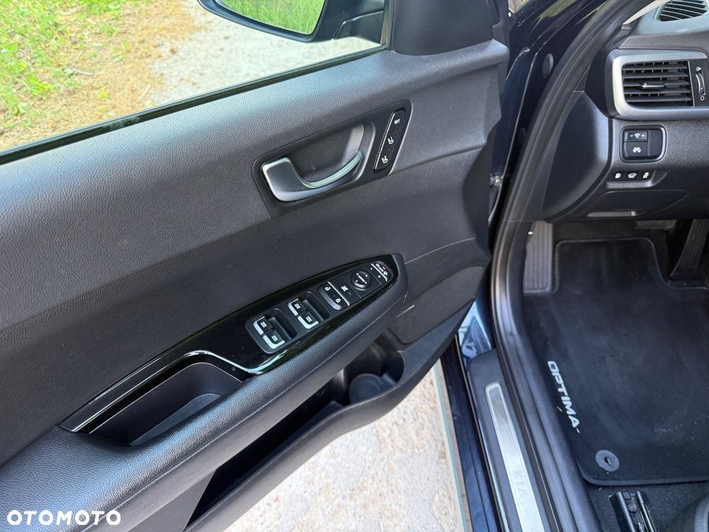 Kia Optima Plug-in Hybrid - 11