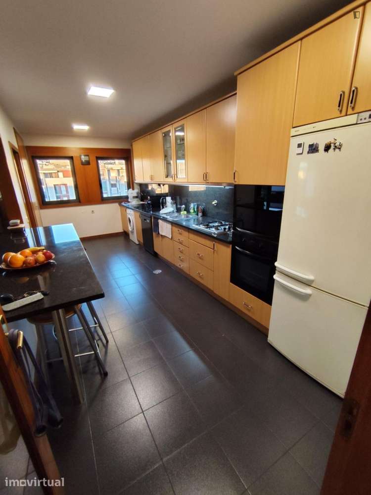 Quarto - localizado em Sé de Braga e São Lázaro Braga - Grande imagem: 3/4