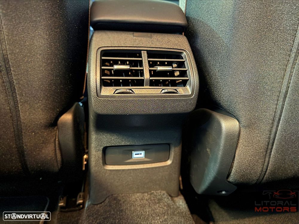 Citroën C4 1.2 Hybrid Plus e-DSC6 — fotografia 36