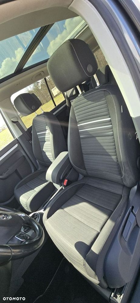 Volkswagen Touran - 26