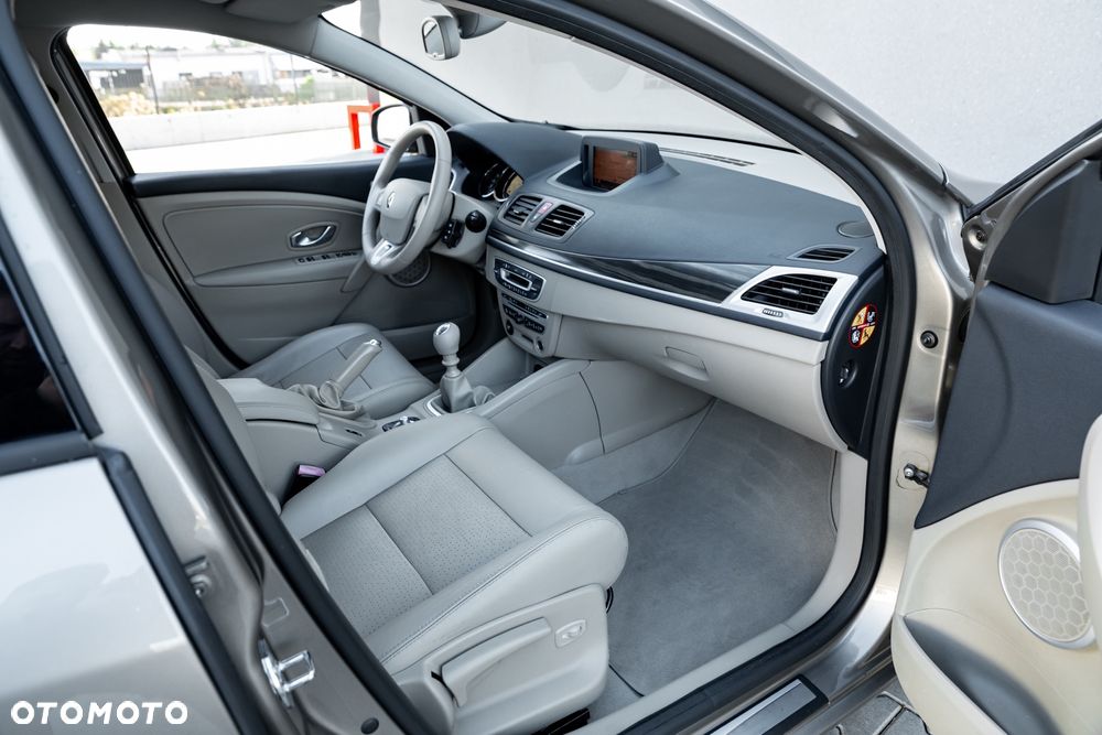 Renault Megane TCe 180 Luxe - 24