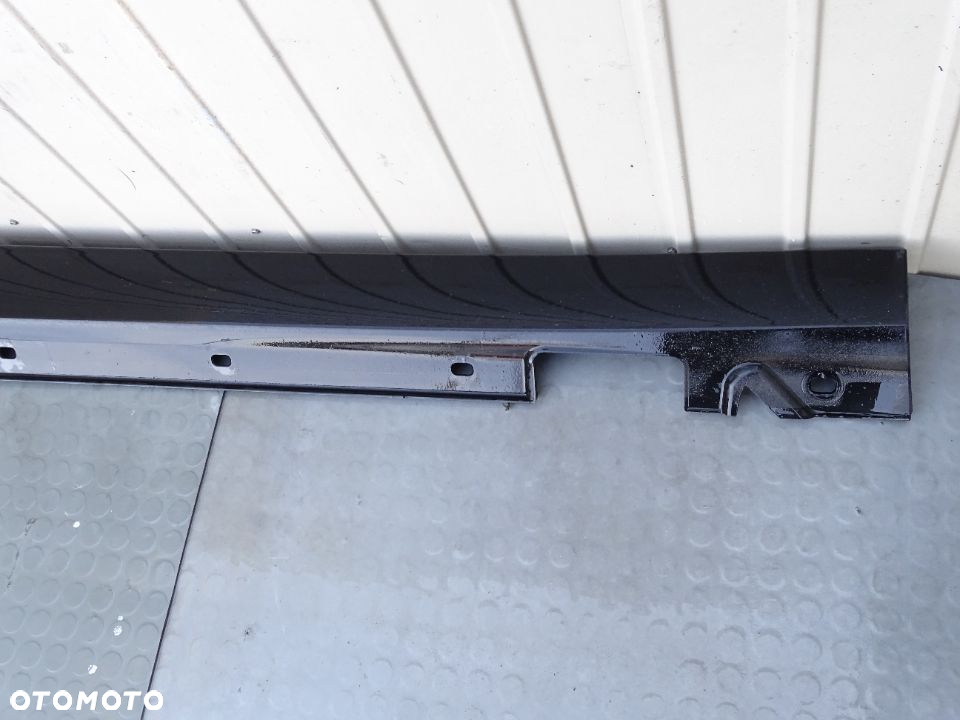 Mercedes E W212 Prog listwa progowa  C040 prawa 2126900840 - 3