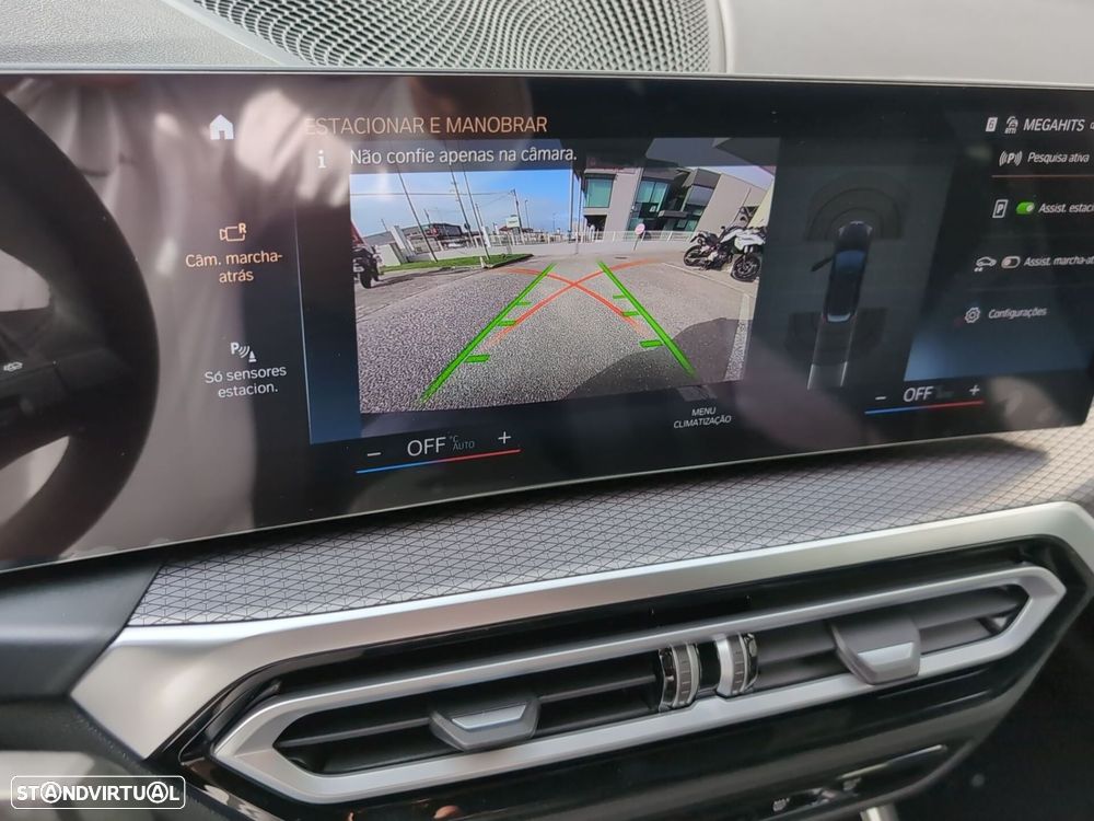 BMW 330 e Touring Pack Desportivo M Auto - 23