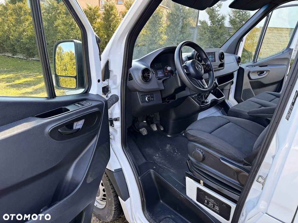 Mercedes-Benz Sprinter - 17