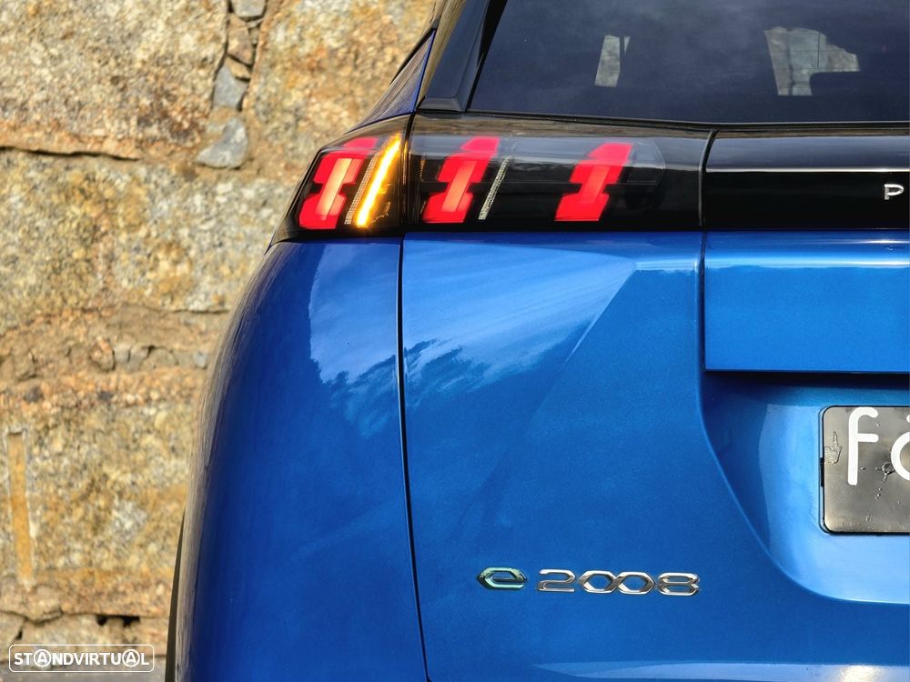 Peugeot e-2008 50 kWh GT - 26