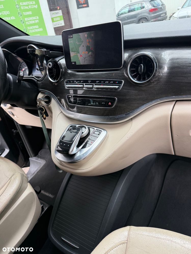 Mercedes-Benz Klasa V 300 d Avantgarde 9G-Tronic - 33