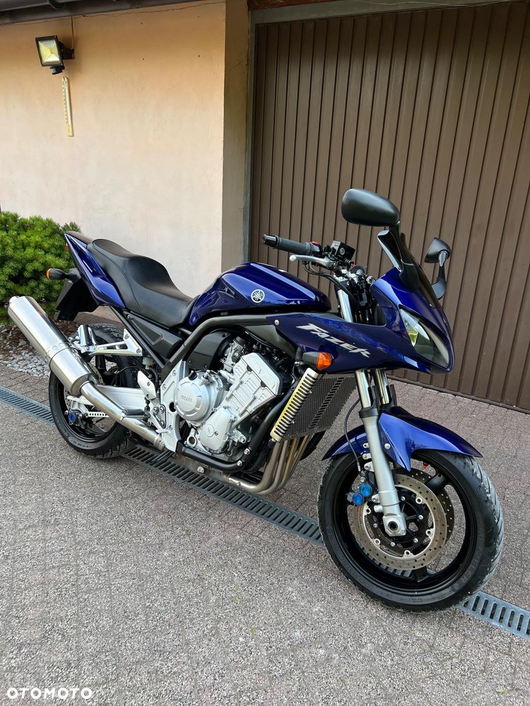 Yamaha FZS - 10