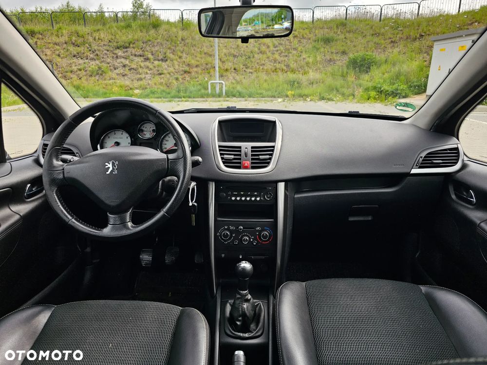 Peugeot 207 1.4 16V Trendy - 9