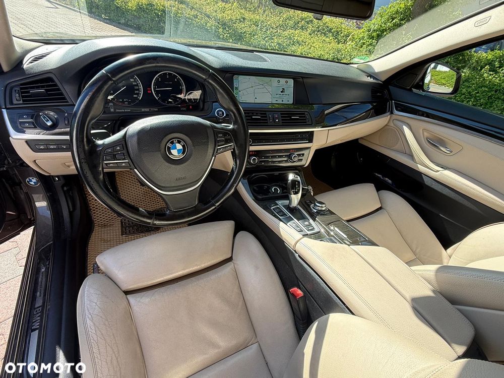 BMW Seria 5 525d xDrive - 10