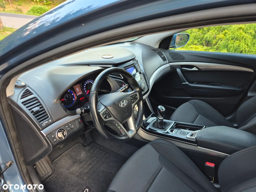 Hyundai i40 1.7 CRDi Comfort + - 17