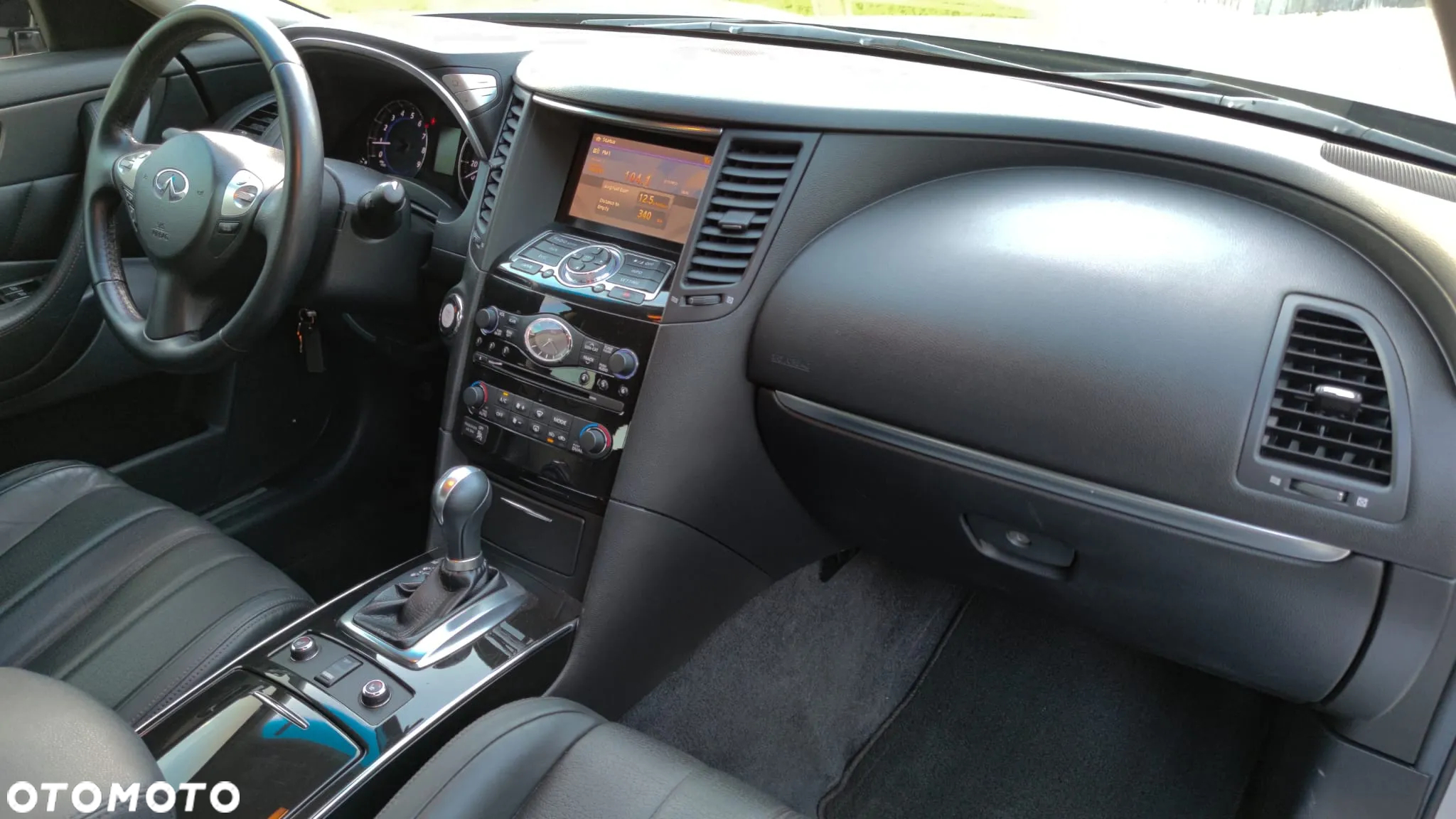 Infiniti QX70 3.7 GT - 9