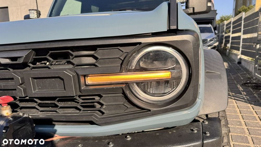 Ford Bronco - 28