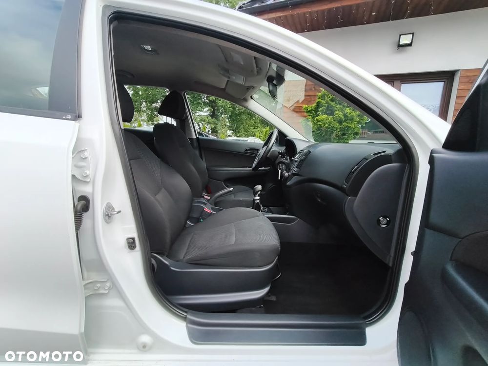 Hyundai i30 1.6 CRDi Classic + - 29