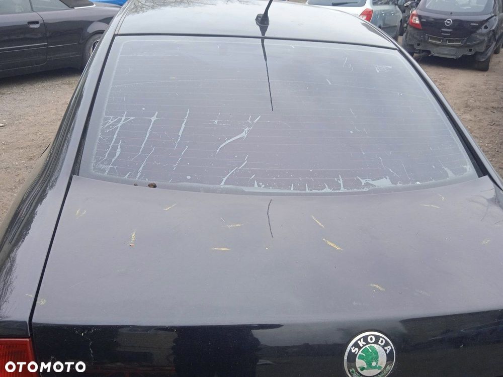 Szyba Tył Tylna Skoda Superb I Sedan - 1