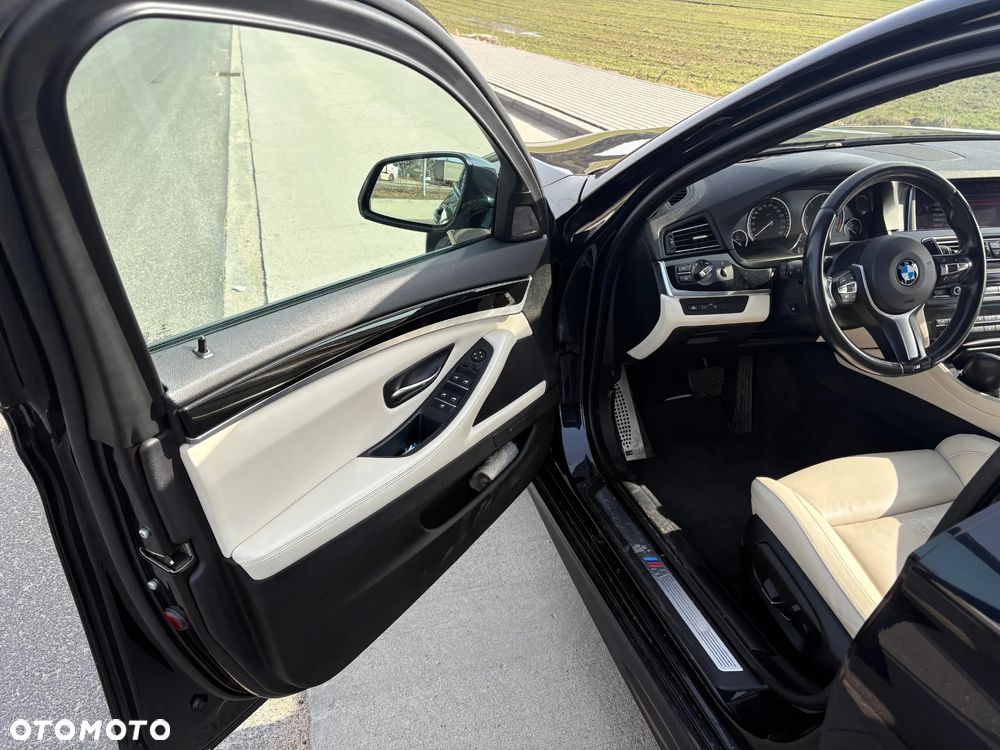 BMW Seria 5 530d xDrive Sport-Aut Modern Line - 7