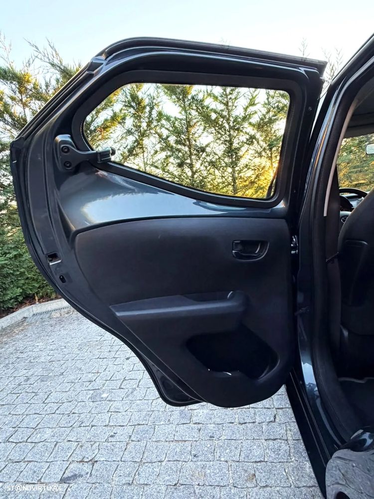 Toyota Aygo 1.0 X-Play - 10
