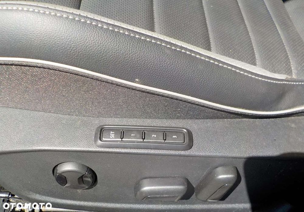 Volkswagen Golf - 33