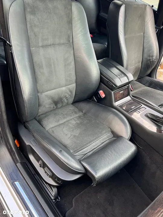 BMW Seria 7 735i L - 26