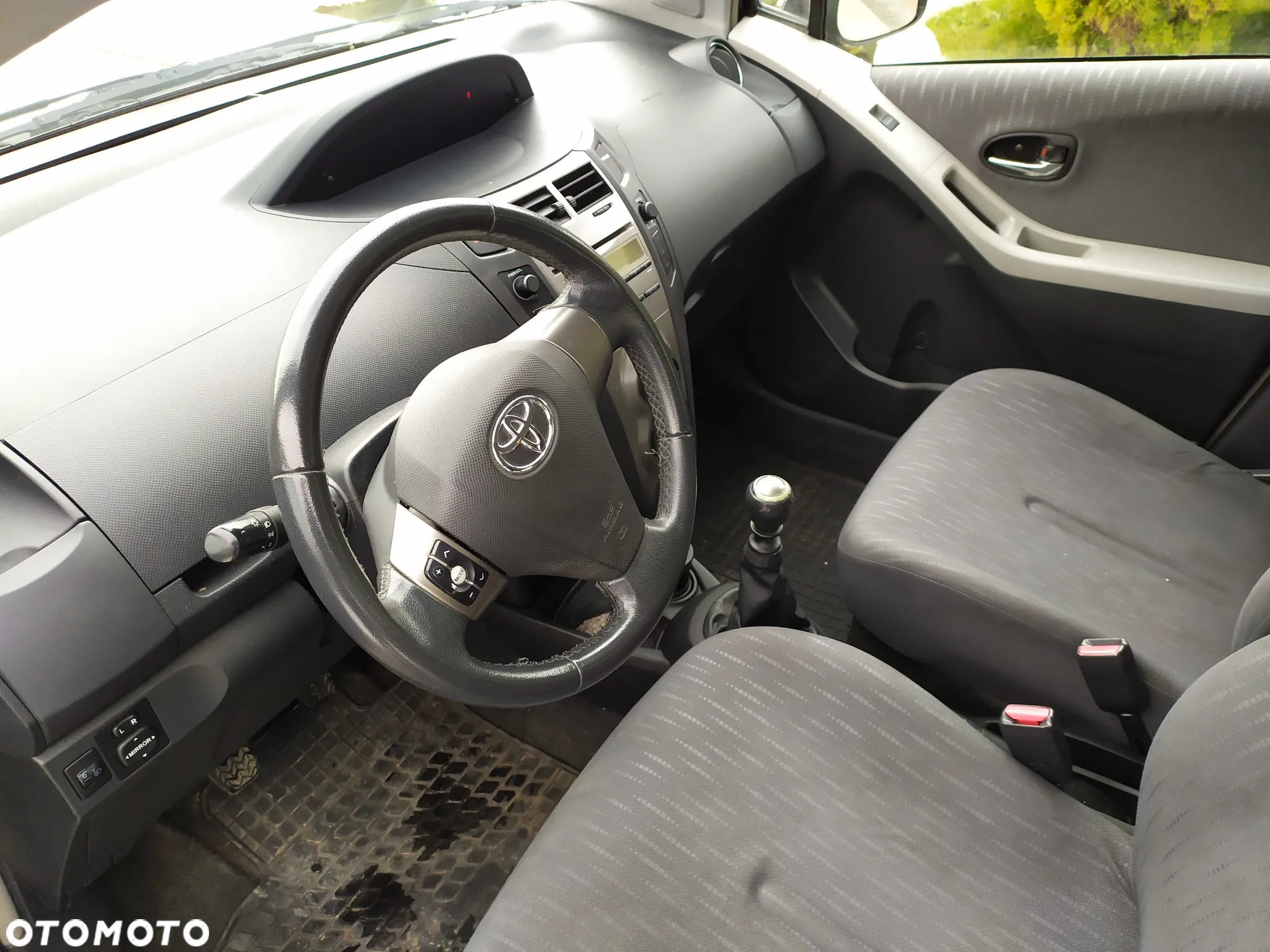 Toyota Yaris 1.33 VVT-i Executive - 8