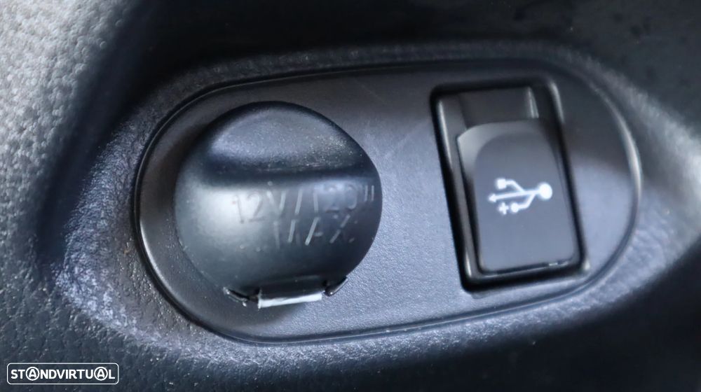 Toyota Yaris 1.4 D-4D Comfort - 35