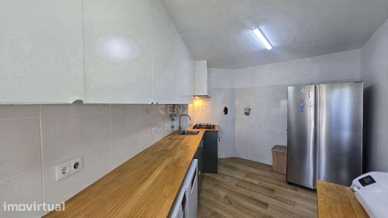 Apartamento T2 Remodelado com Piscina, Jardim e Estacionamento em Port - Grande imagem: 4/15