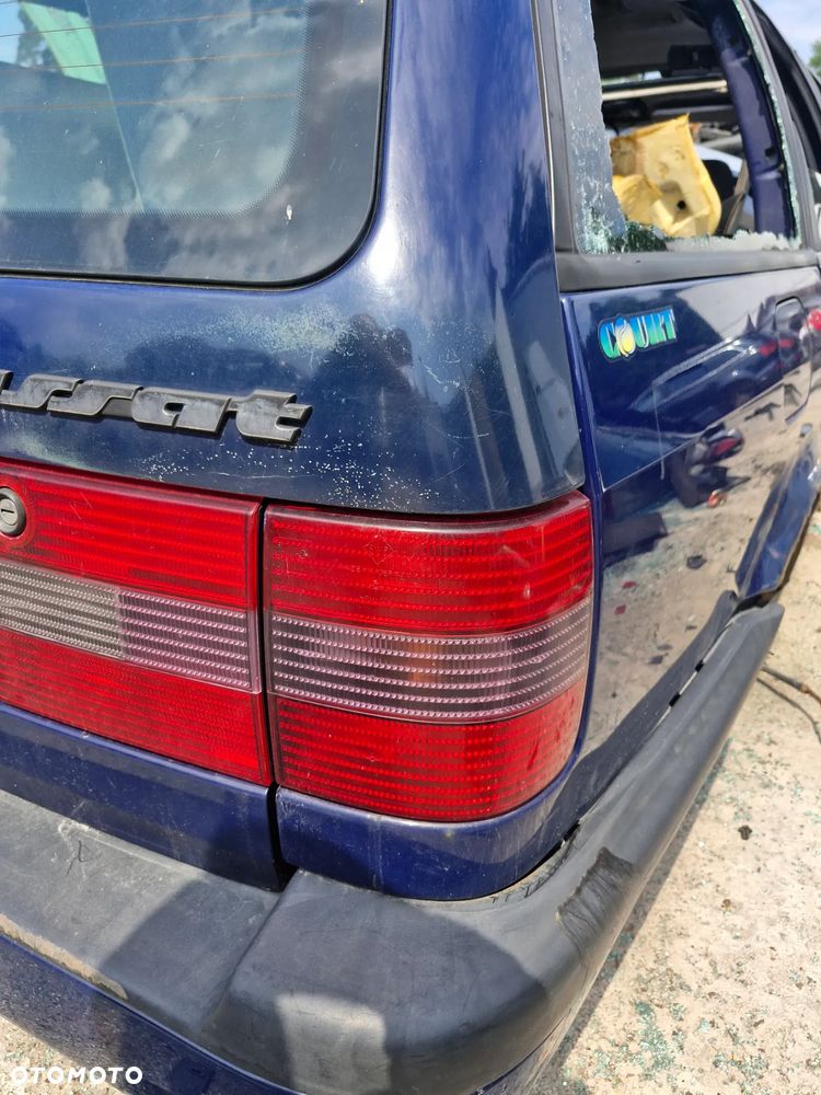 Lampa tył prawa lewa PASSAT B4 KOMBI - 2