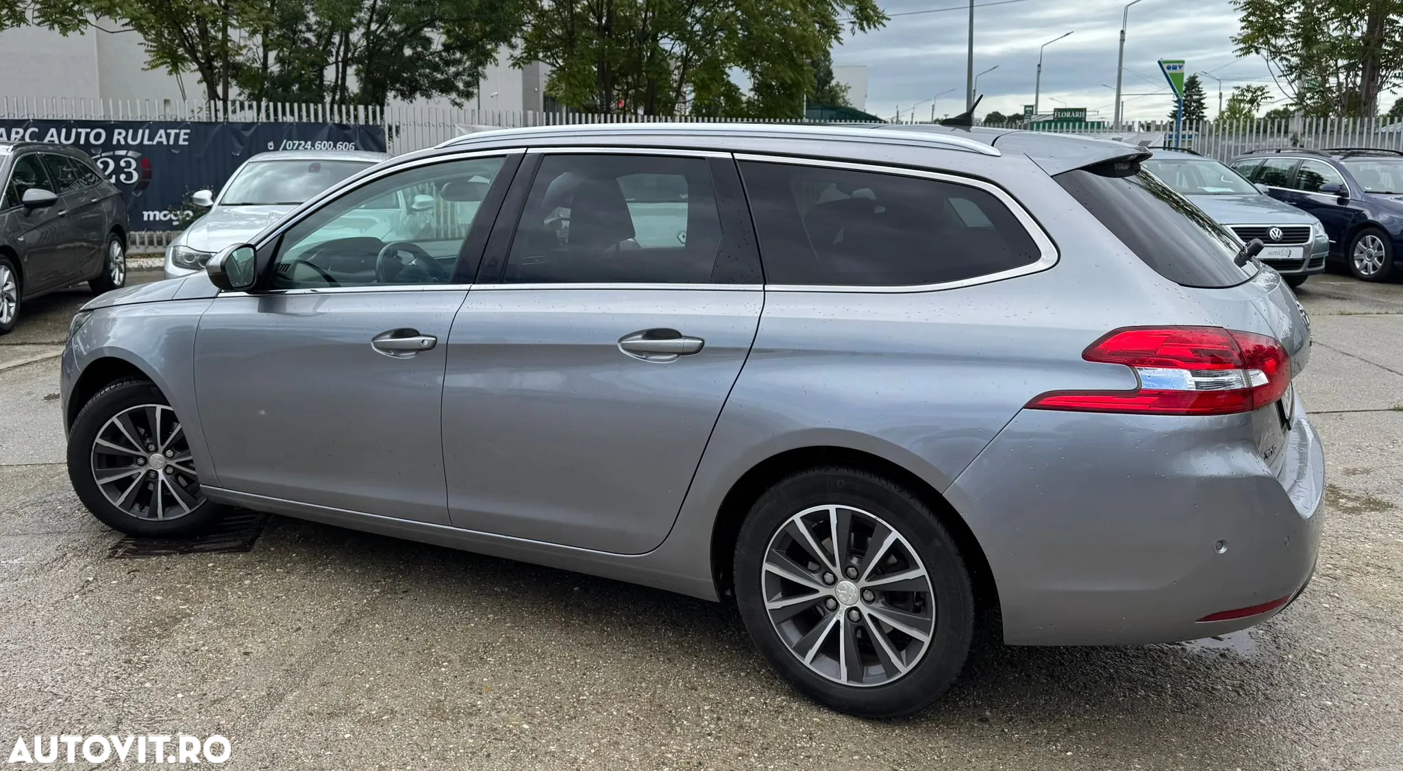 Peugeot 308 1.2 L PureTech Turbo Allure - 5