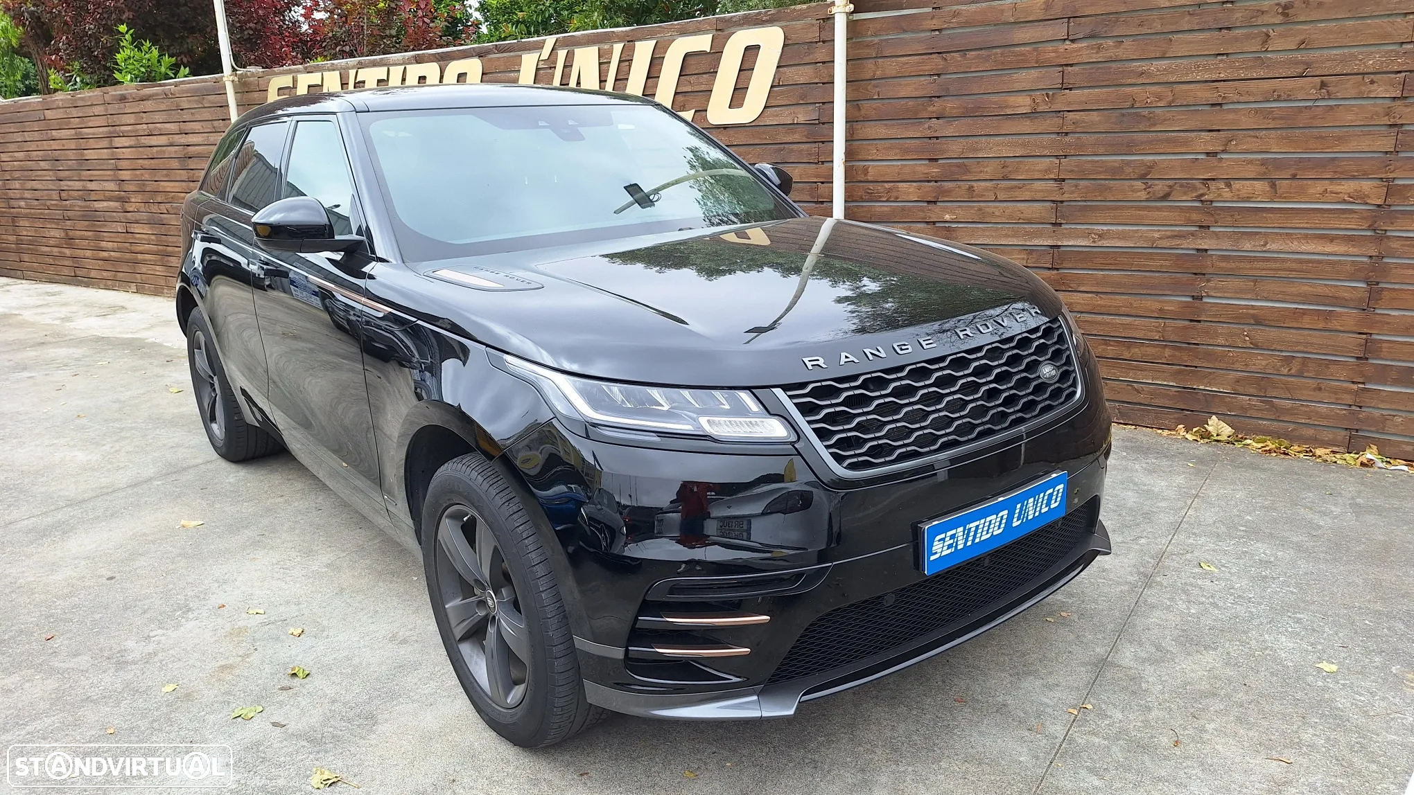 Land Rover Range Rover Velar 2.0 D R-Dynamic - 4