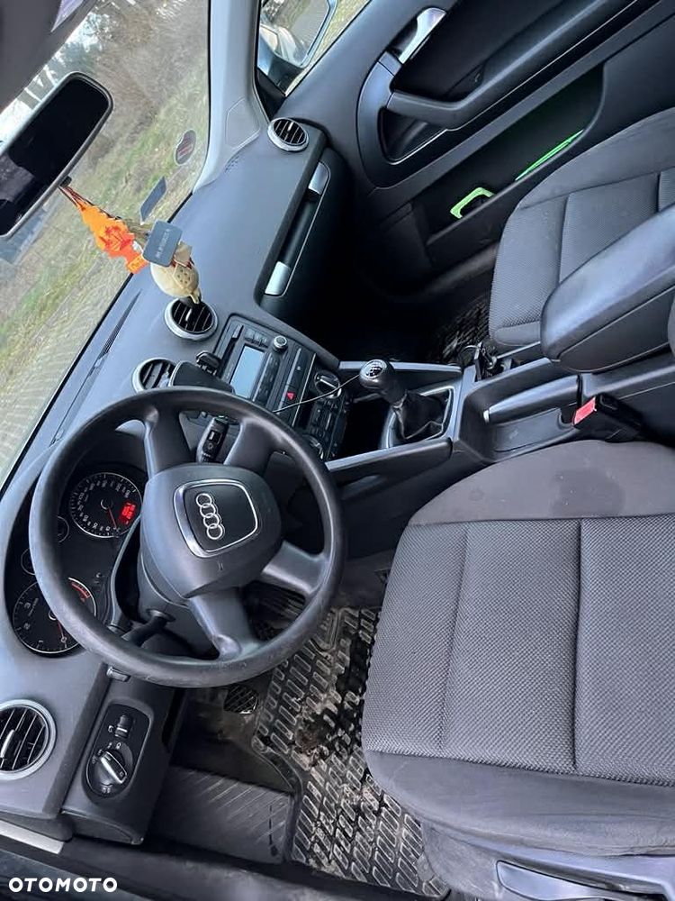 Audi A3 3-drzwiowe 1.9 TDI DPF Ambiente - 5